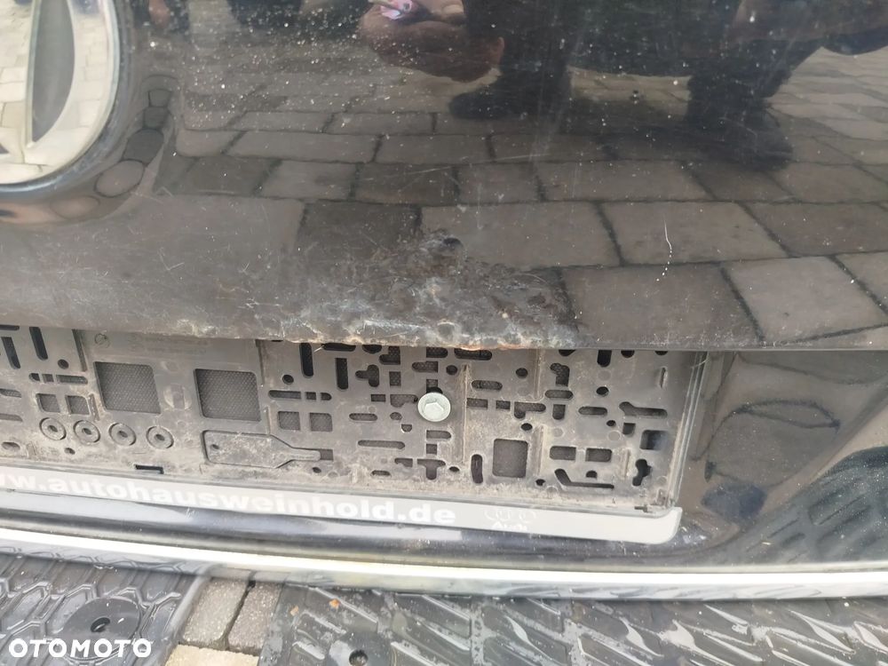 VW Passat B6 tylna klapa L041 - 2