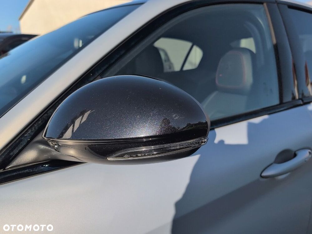 Alfa Romeo Giulia 2.0 Turbo Competizione Q4 - 13