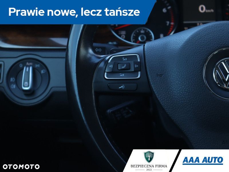 Volkswagen Passat Variant - 24