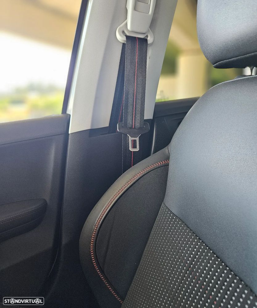 Peugeot 208 1.2 PureTech GT Line - 18