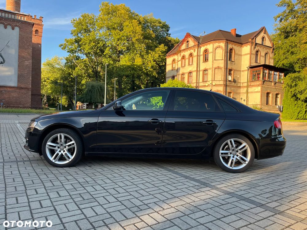 Audi A4 Limousine - 5