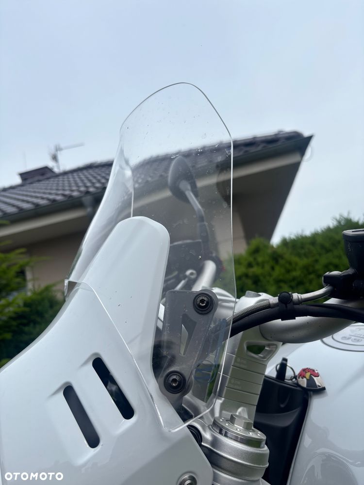 BMW R - 8