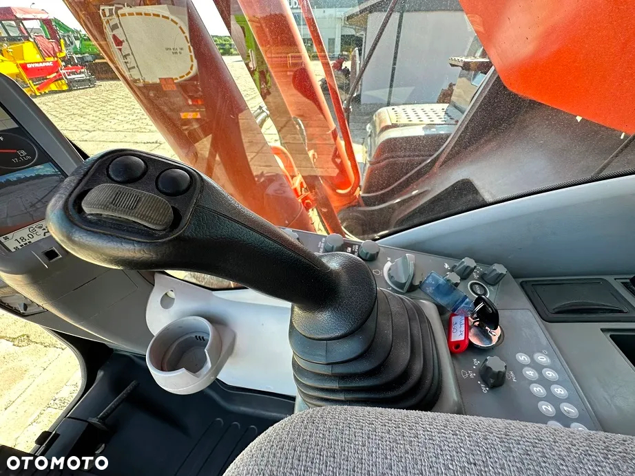 Hitachi ZX350LC-5B - 15