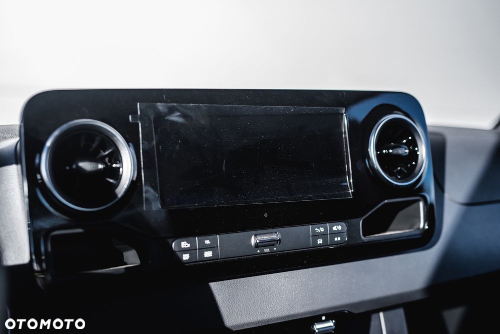 Mercedes-Benz Sprinter - 19