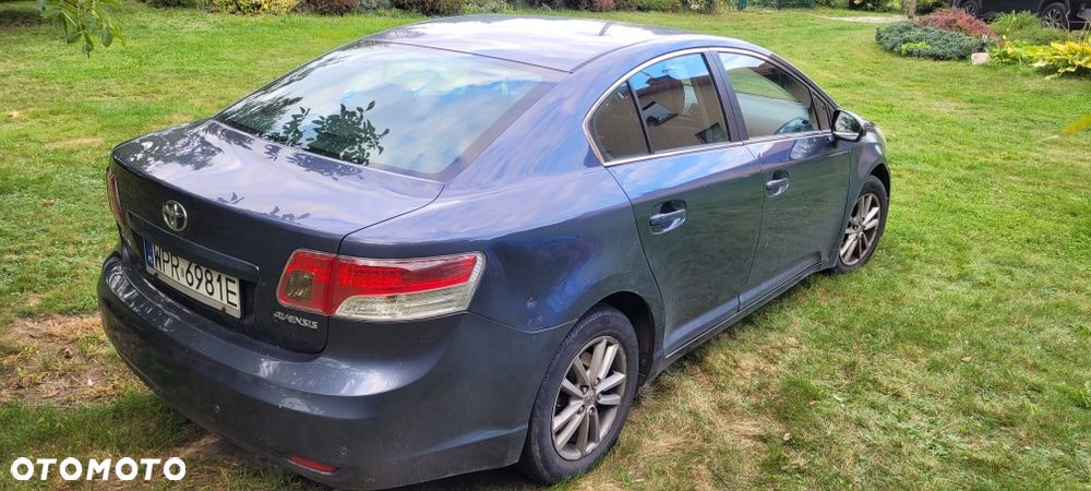 Toyota Avensis - 4