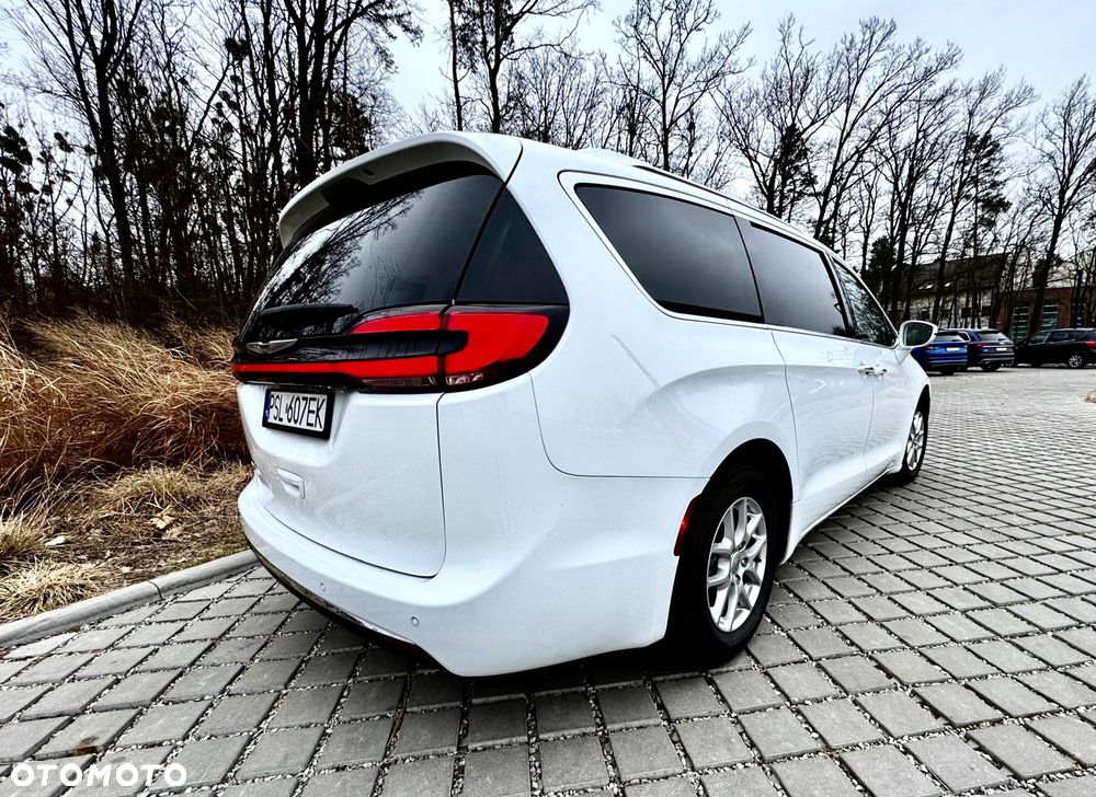 Chrysler Pacifica - 4