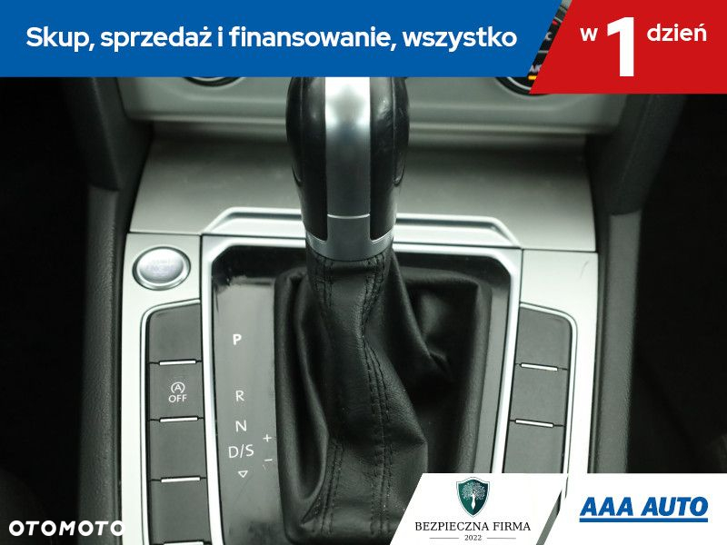 Volkswagen Passat - 17