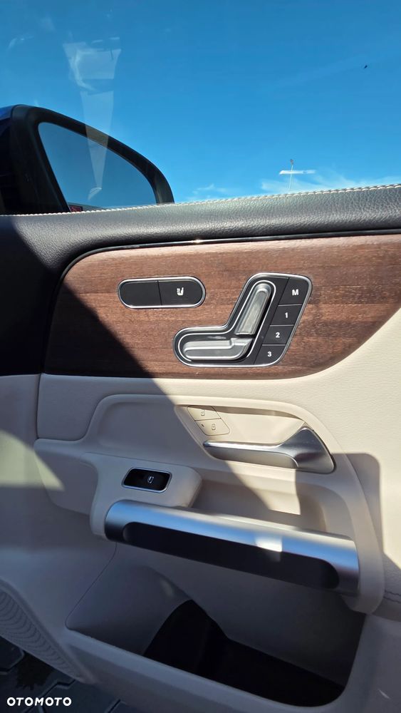 Mercedes-Benz GLB - 31