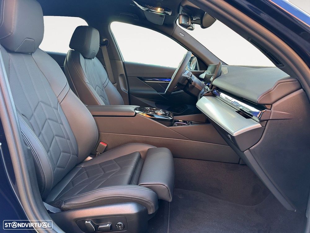 BMW i5 eDrive40 - 13