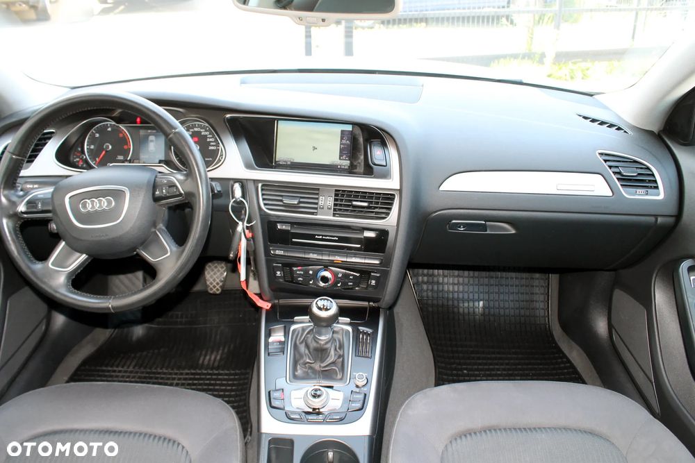 Audi A4 Avant 2.0 TDI DPF quattro Attraction - 10