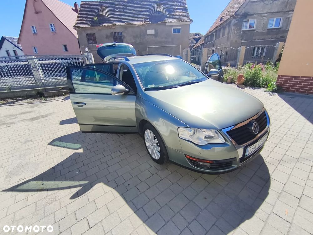 Volkswagen Passat 2.0 TDI Trendline - 26