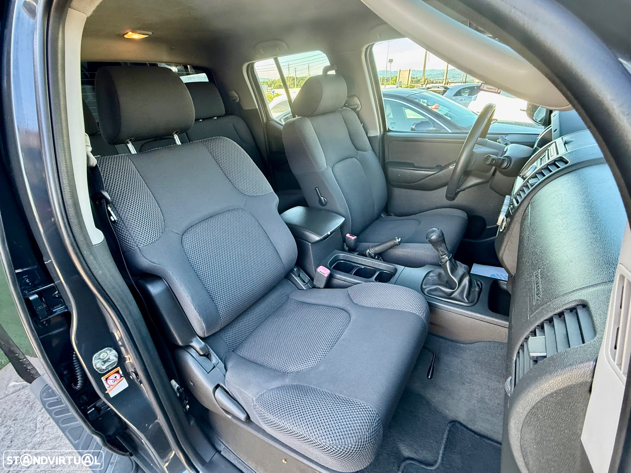 Nissan Navara 2.5 dCi CD LE Premium - 47
