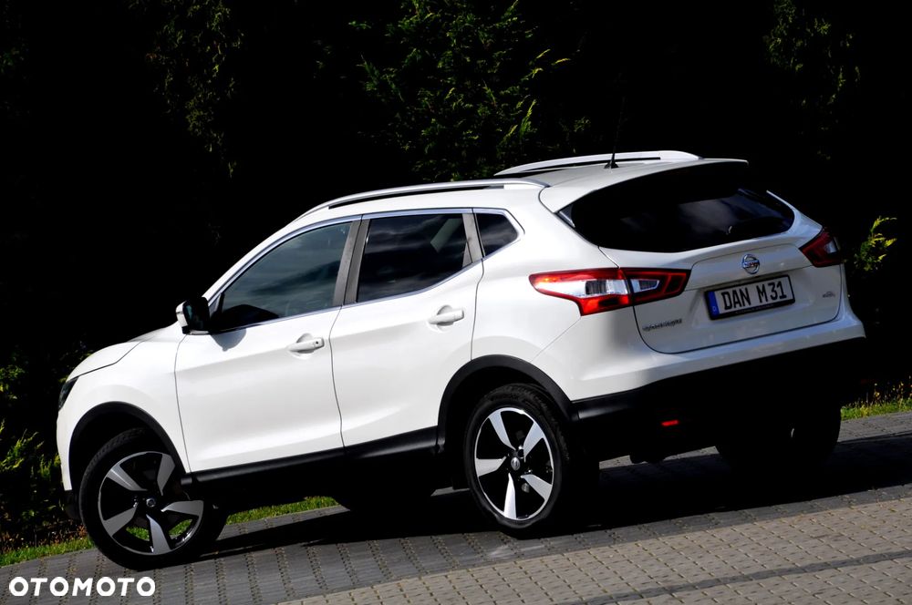Nissan Qashqai 1.6 dCi TEKNA - 22