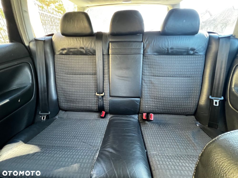 Volkswagen Passat 1.9 TDI Highline - 12