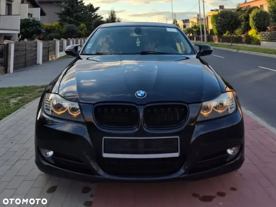 BMW Seria 3 318d - 1
