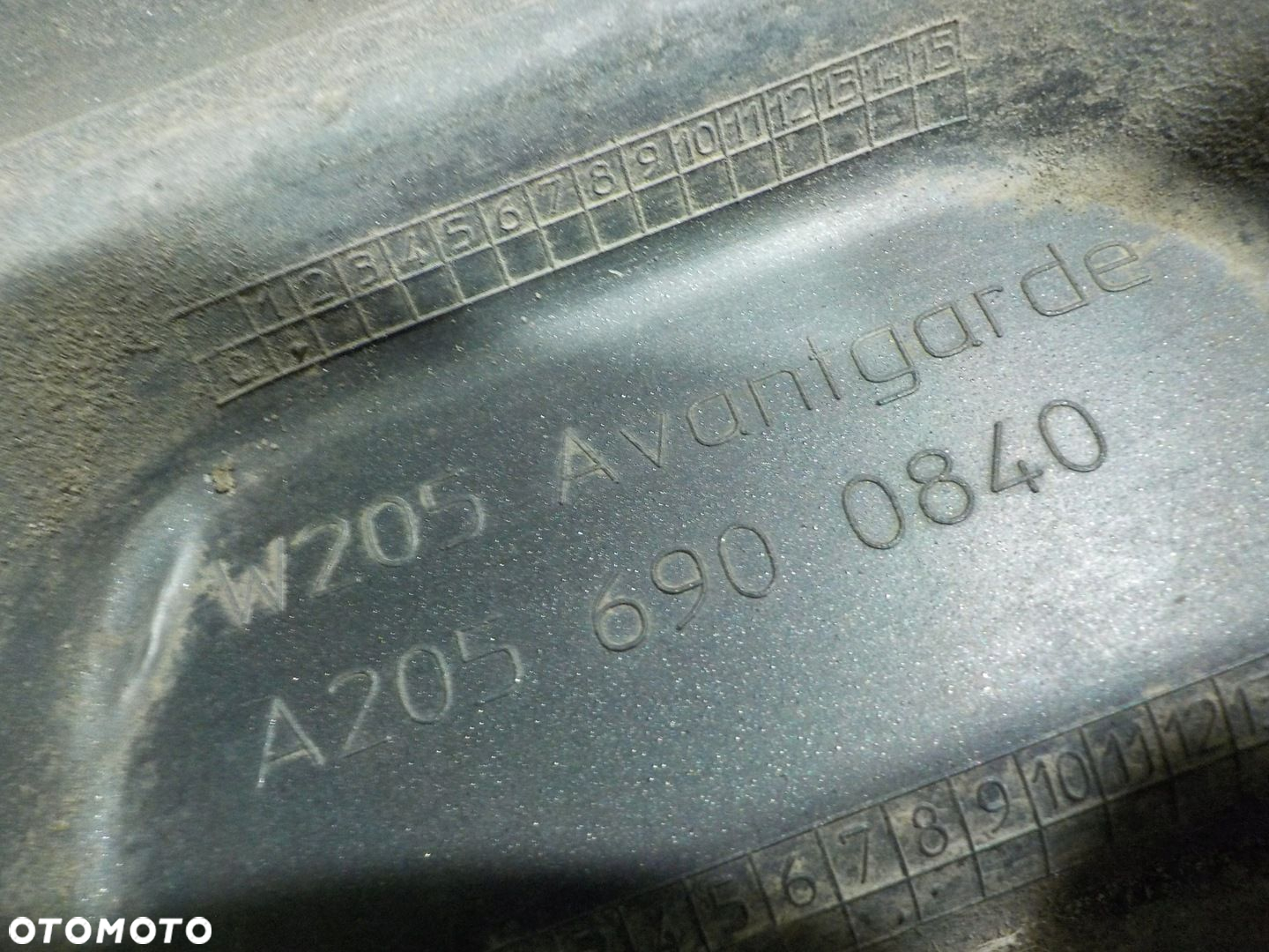 MERCEDES C W205 2.1 CDI 15r SEDAN 4D listwa progu prawa A2056900840 - 3