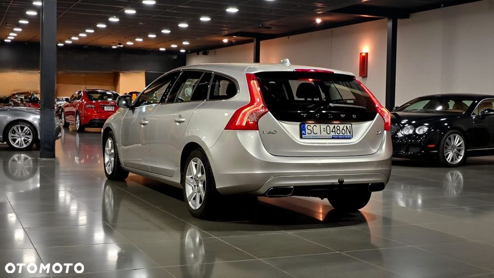 Volvo V60 D4 Momentum - 3
