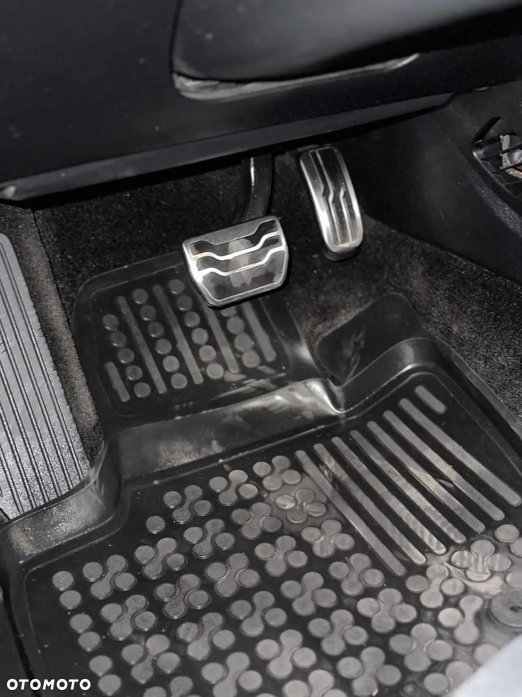 Ford Mondeo - 12