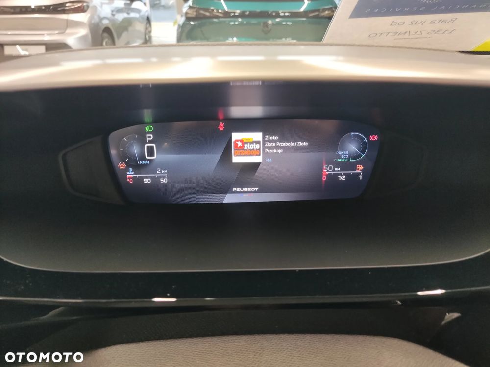 Peugeot 408 - 8