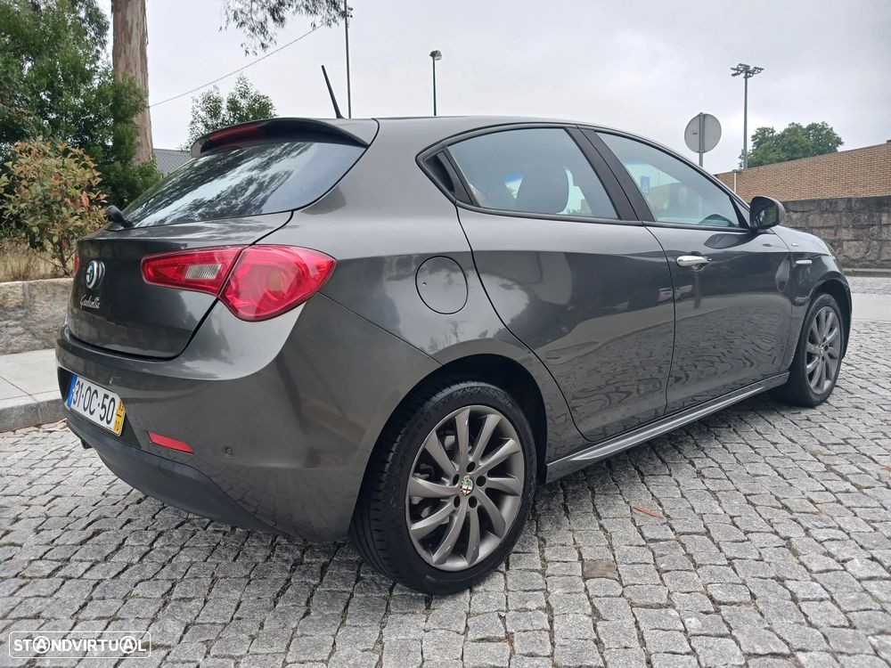 Alfa Romeo Giulietta 1.6 JTDM Veloce - 6