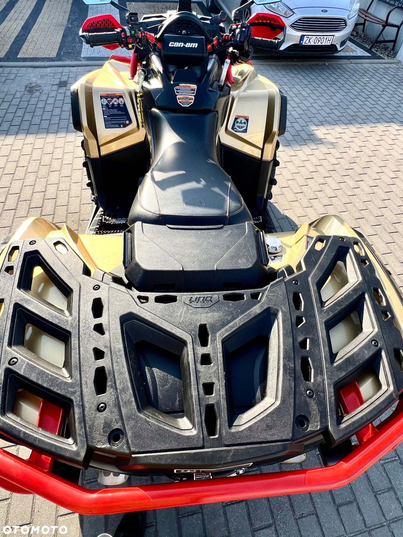 Can-Am Outlander Max - 12