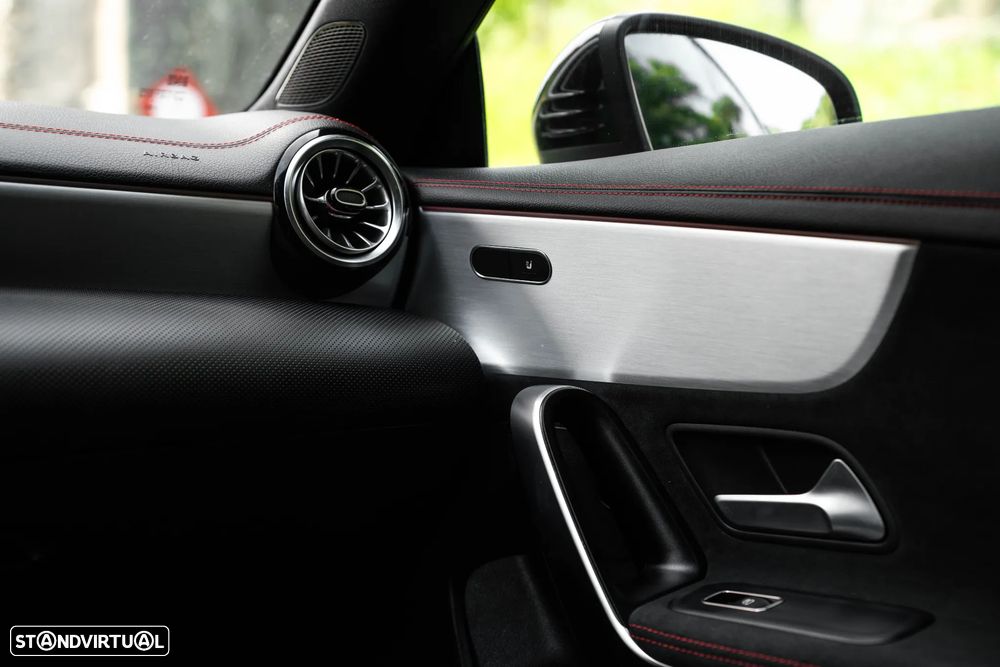 Mercedes-Benz CLA 200 d Shooting Brake AMG Line Aut. - 43