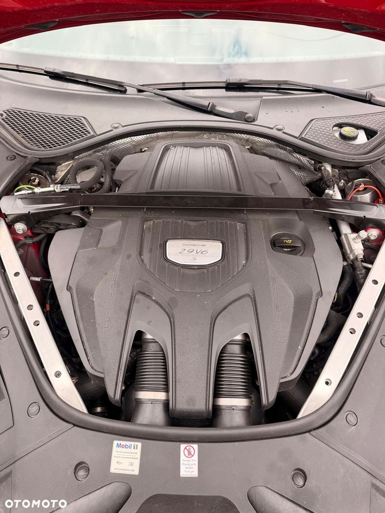 Porsche Panamera 4S - 26