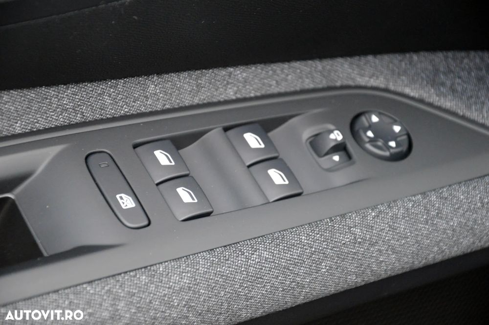 Peugeot 3008 1.2 PureTech 130 EAT8 Allure Pack - 38