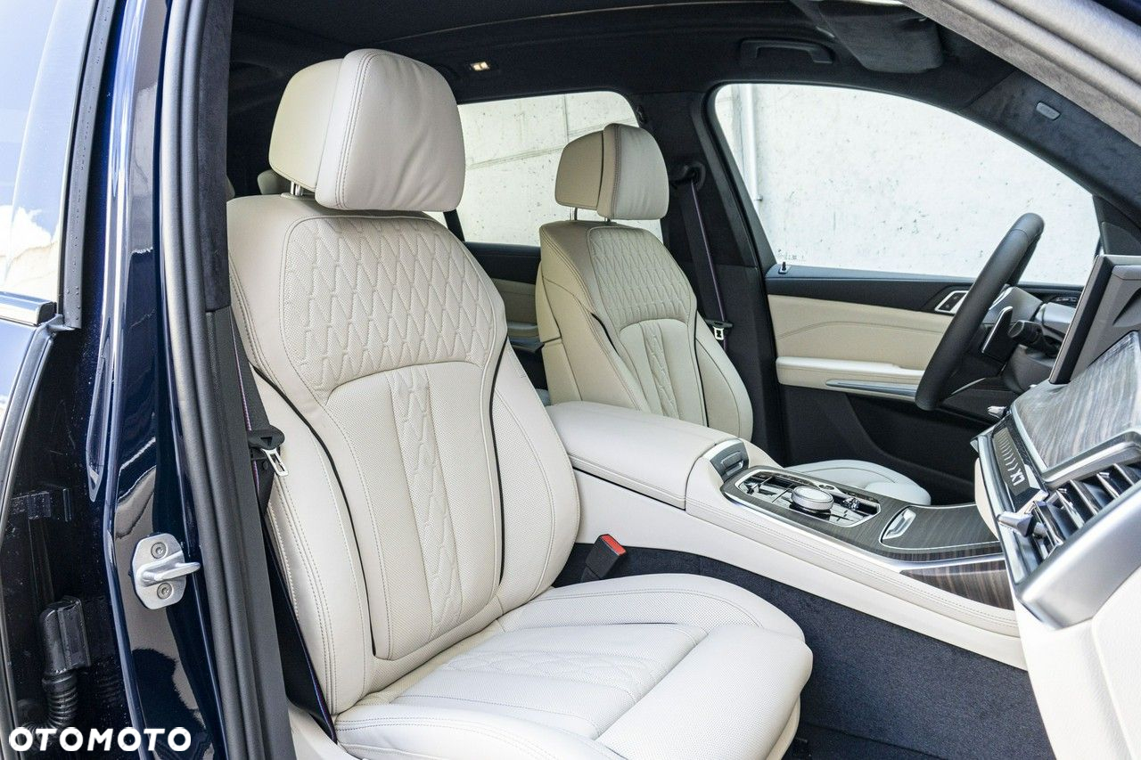 BMW X7 - 22