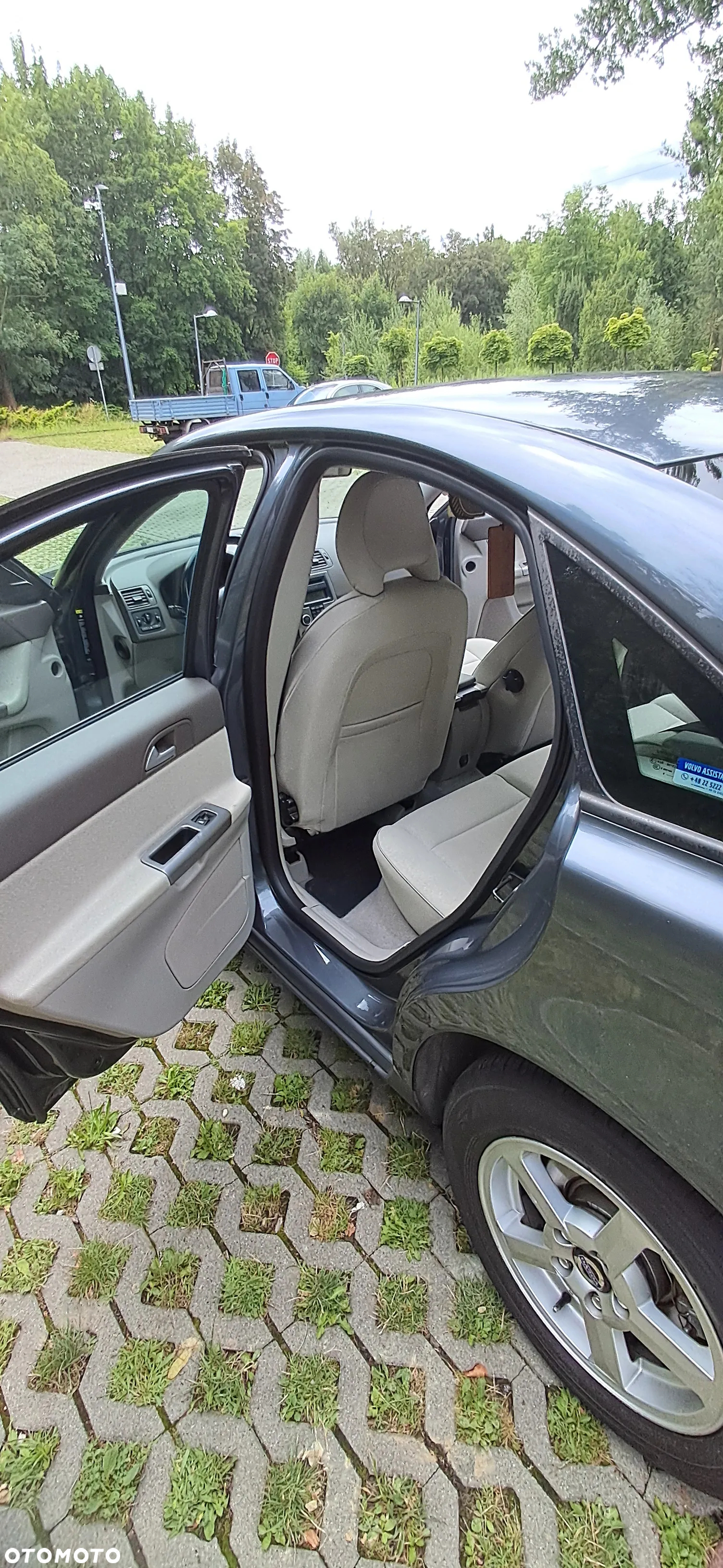 Volvo S40 1.6 - 13