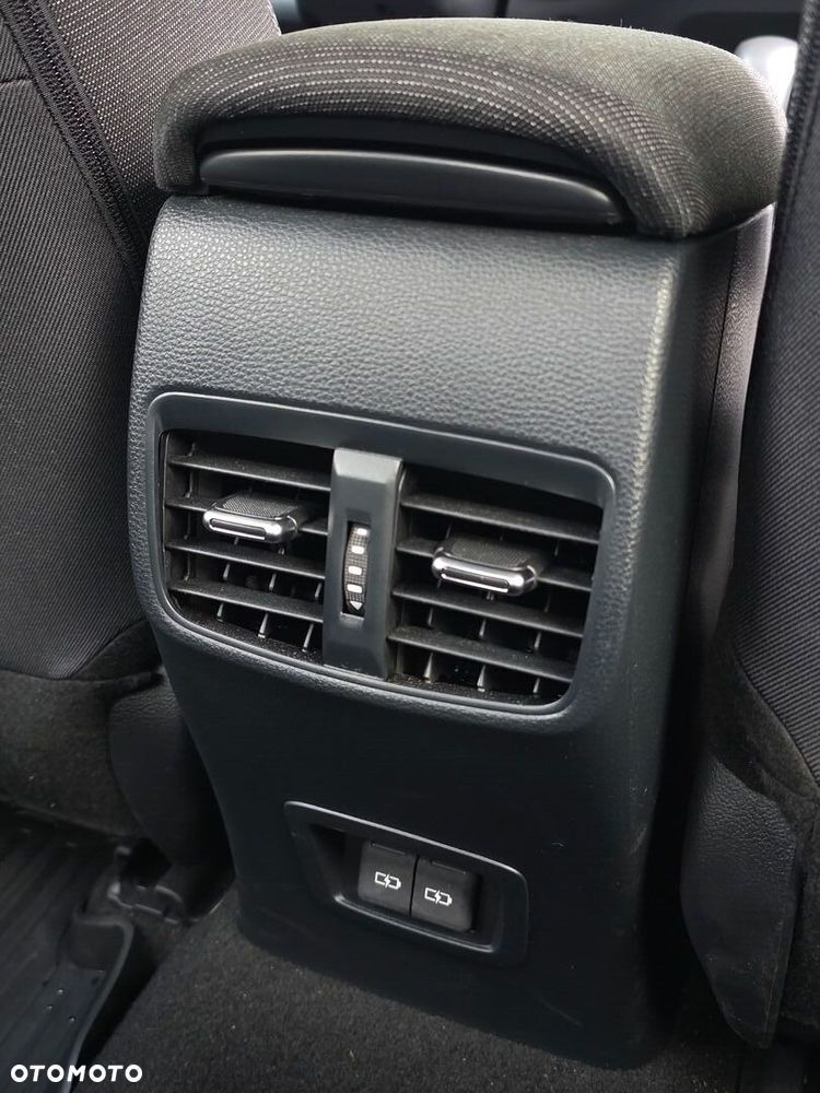 Toyota Corolla 1.8 Hybrid Style - 22