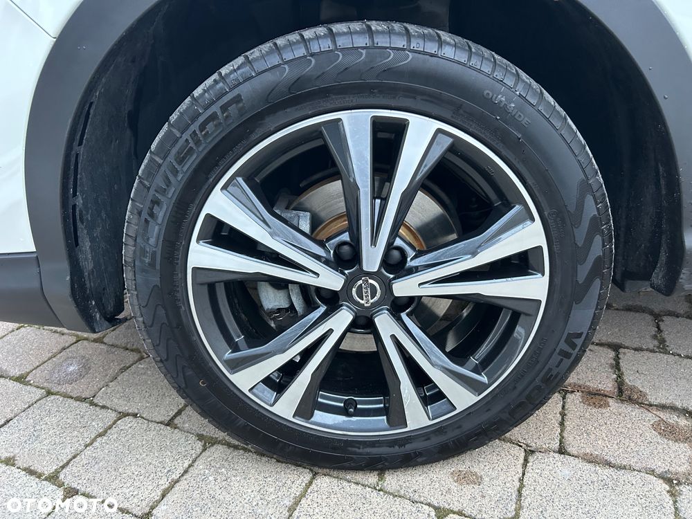 Nissan Qashqai 1.3 DIG-T SHIRO - 27