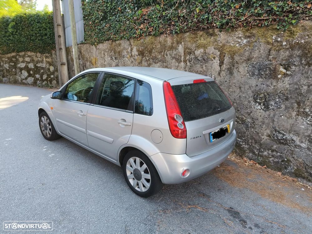 Ford Fiesta 1.25 Ghia - 3