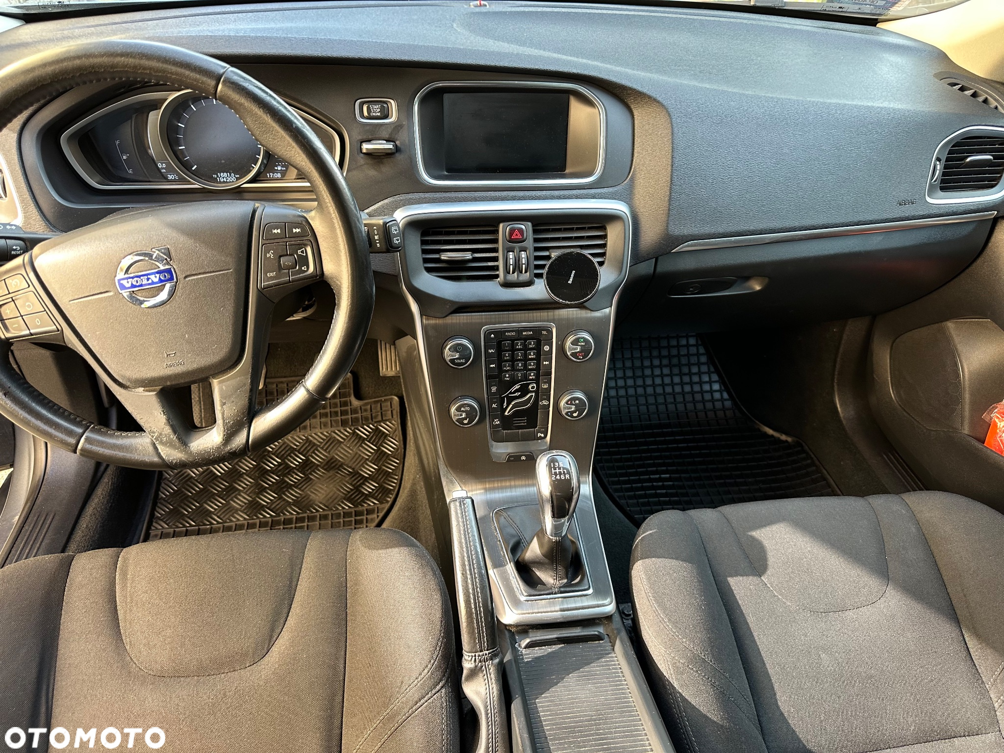 Volvo V40 T3 Drive-E Momentum - 8