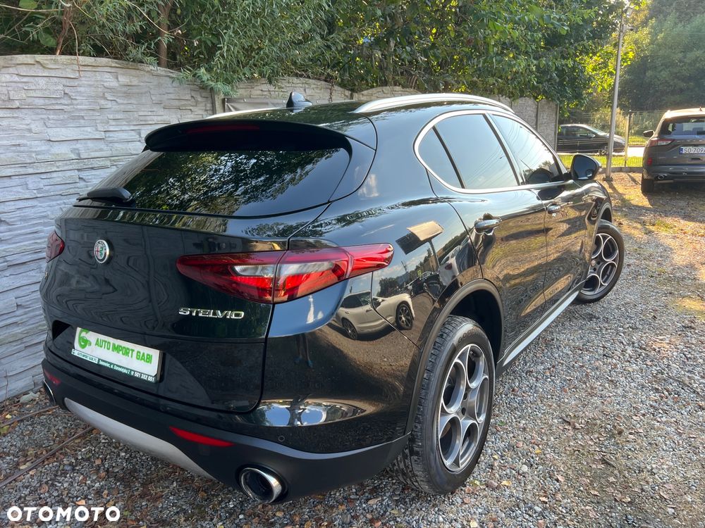 Alfa Romeo Stelvio 2.0 Turbo 16V AT8-Q4 B-Tech - 22