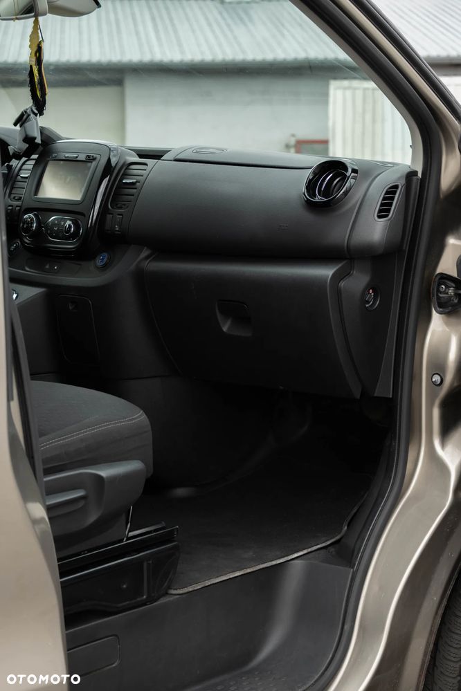 Opel Vivaro L2H1 2,9t Elegance Business - 22