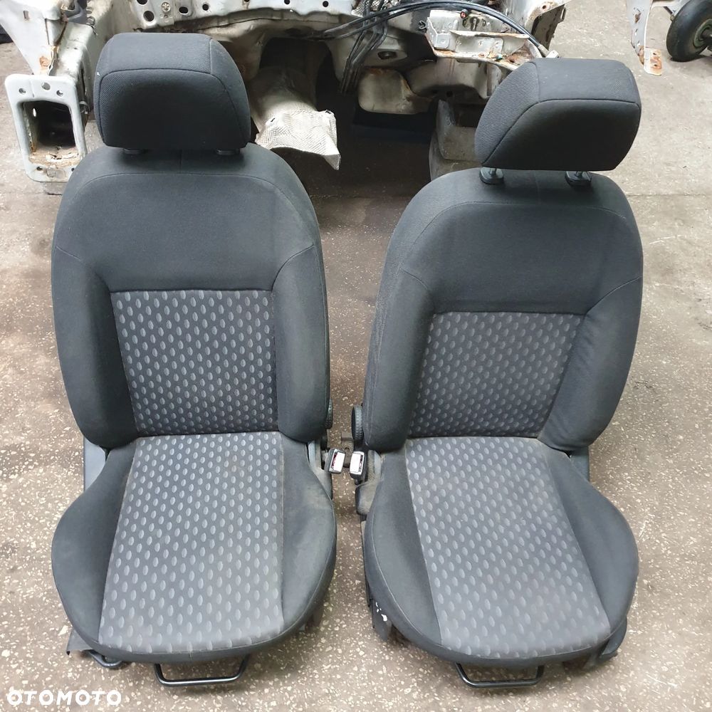 FORD FIESTA MK6  POSZYCIE FOTELA LEWE PRAWE 05R - 1