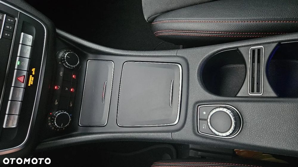 Mercedes-Benz CLA 200 7G-DCT AMG Line - 19