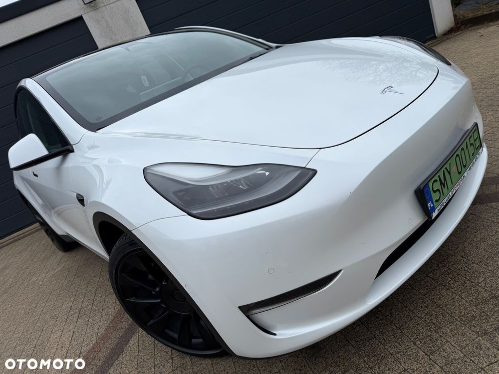 Tesla Model Y Long Range AWD - 25