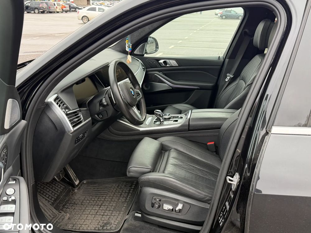 BMW X7 M50i sport - 9