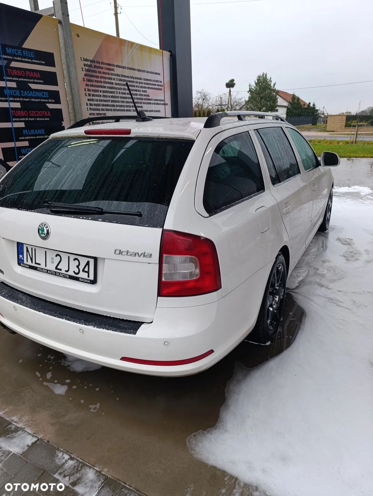 Skoda Octavia 2.0 TDI DPF DSG RS - 9