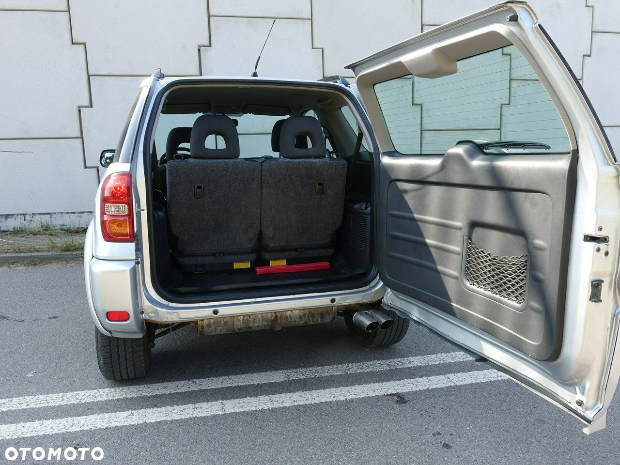 Toyota RAV4 - 10