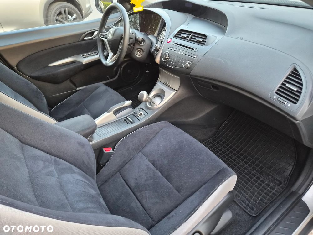 Honda Civic 1.8 Executive - 10