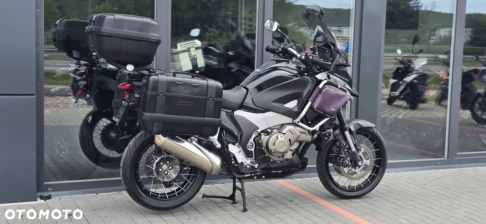 Honda VFR - 4