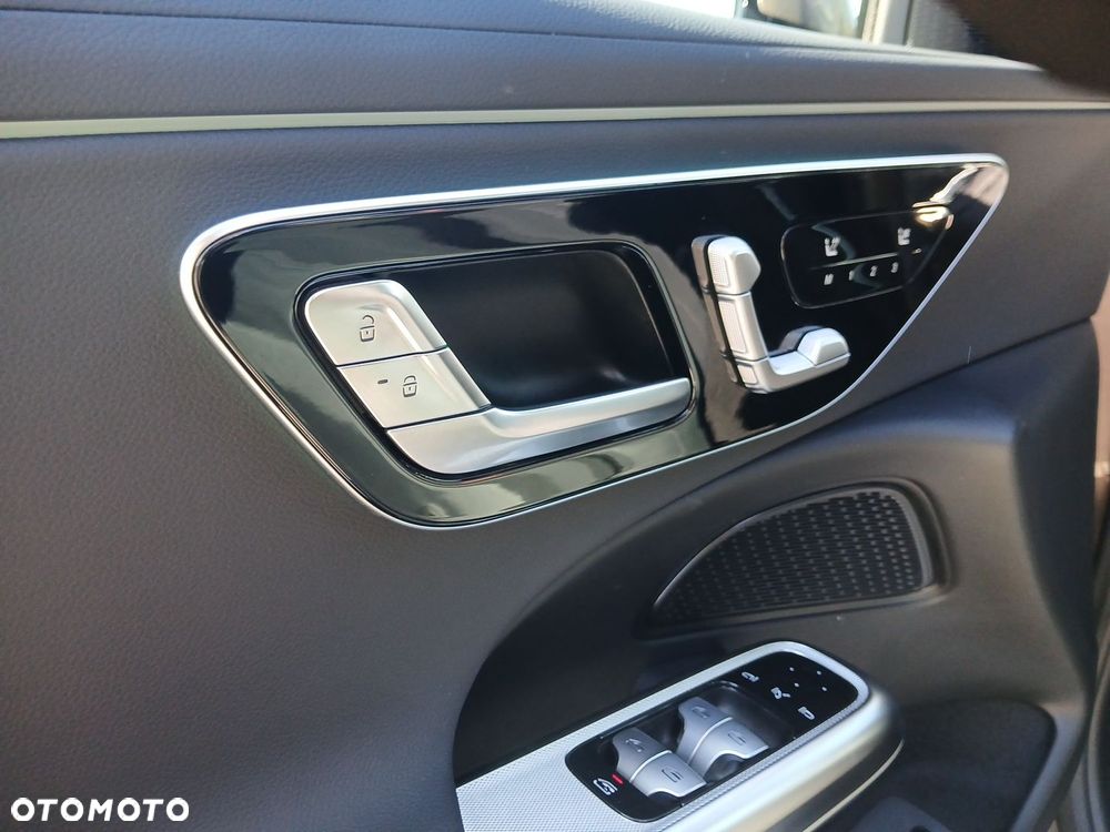 Mercedes-Benz Klasa E 200 4Matic 9G-TRONIC Edition AVANTGARDE - 20