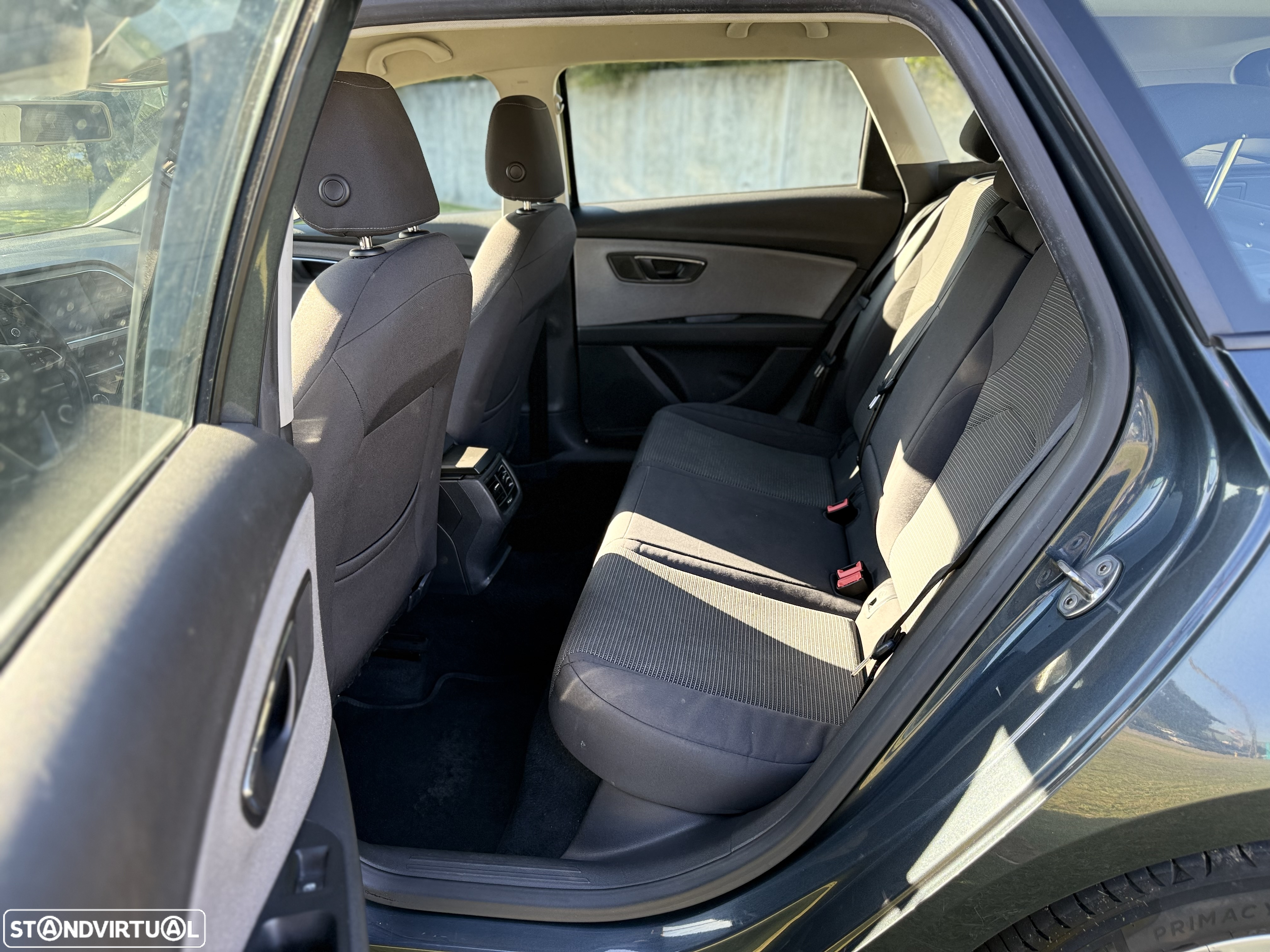 SEAT Leon ST 1.6 TDI S&S DSG Style - 10