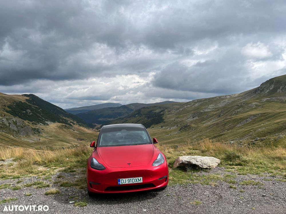 Tesla Model Y - 2