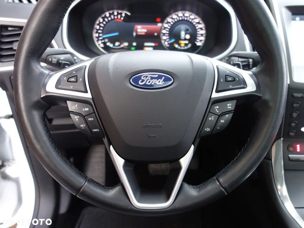 Ford S-Max 2.0 TDCi 4WD Titanium PowerShift - 33