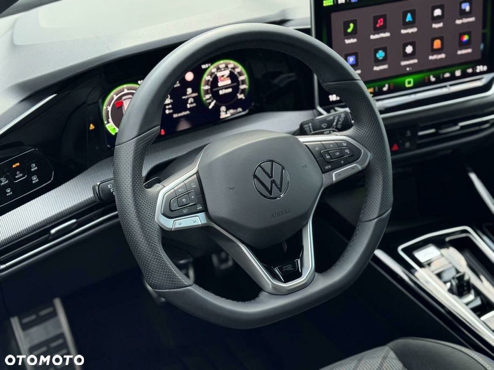 Volkswagen Golf - 10