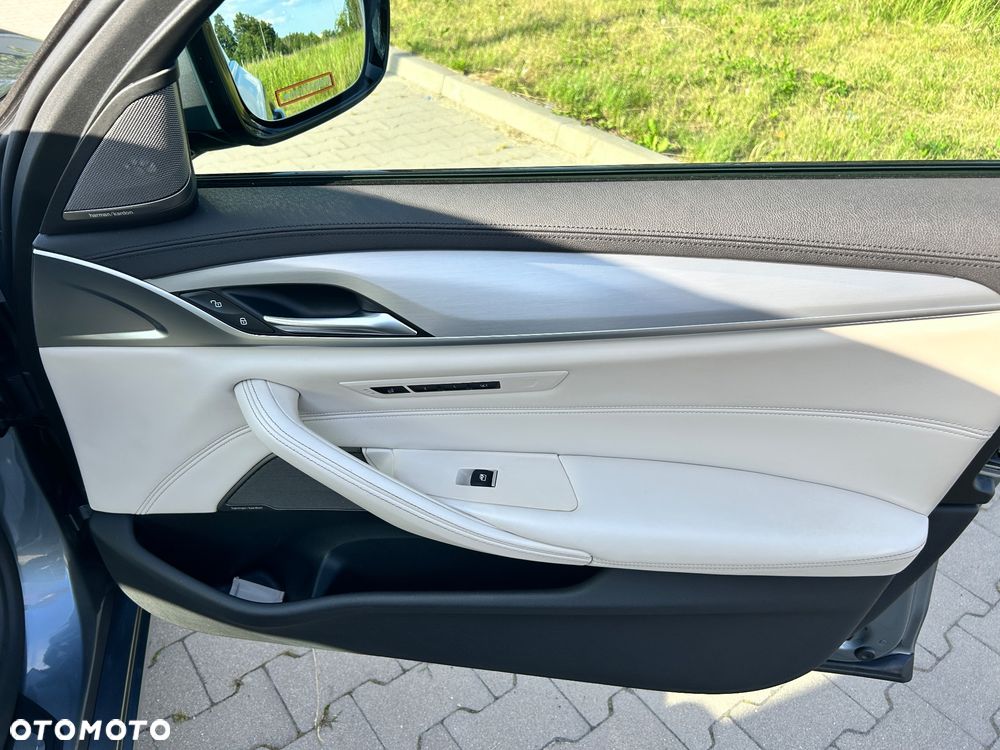 BMW Seria 5 530i xDrive Sport Line sport - 29